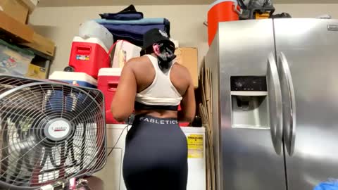 Snapshot of wynterheat chatting on 09-18-25, 06:15 Wynter Heat online show from 09-18-25, 06:15