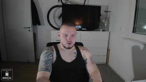 Snapshot of x19marco93x chatting on 12-12-24, 08:32 x19marco93x online show from 12-12-24, 08:32