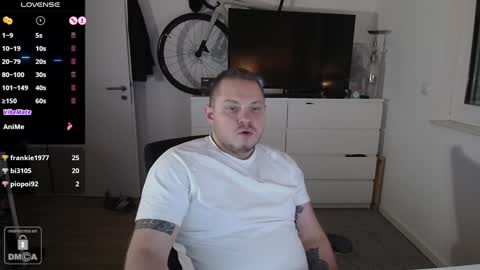 Snapshot of x19marco93x chatting on 12-25-24, 09:33 x19marco93x online show from 12-25-24, 09:33