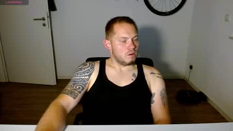 Snapshot of x19marco93x chatting on 10-07-25, 07:11 x19marco93x online show from 10-07-25, 07:11