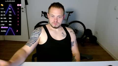 Snapshot of x19marco93x chatting on 11-20-25, 08:30 x19marco93x online show from 11-20-25, 08:30