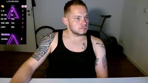 Snapshot of x19marco93x chatting on 12-18-25, 07:31 x19marco93x online show from 12-18-25, 07:31