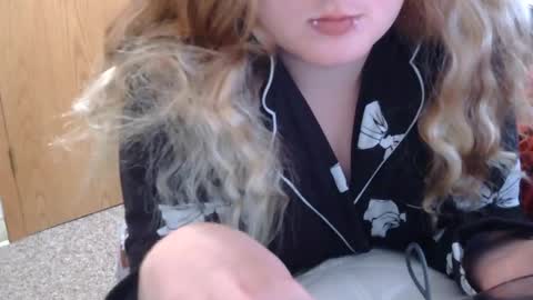 x2kayx2 online show from 05-05-26, 04:48