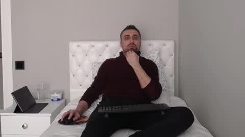 Mr. Lonely online show from 04-09-26, 10:53