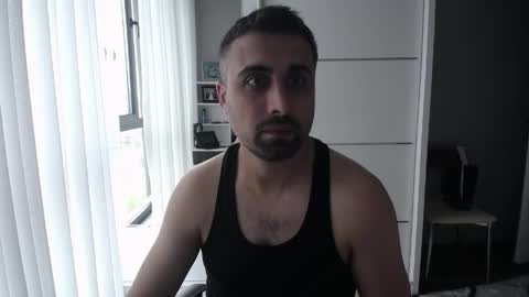 Snapshot of x_____0_____x chatting on 05-18-26, 11:16 Mr. Lonely online show from 05-18-26, 11:16