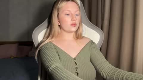 eva online show from 11-25-25, 05:13