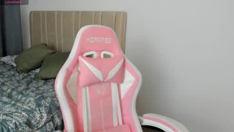 Snapshot of x_allison02x chatting on 01-08-25, 11:41 Allison online show from 01-08-25, 11:41