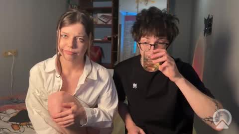 Snapshot of x_files_t chatting on 01-14-26, 08:25 Philipp and Este online show from 01-14-26, 08:25