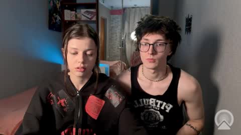 Snapshot of x_files_t chatting on 01-19-26, 04:05 Philipp and Este online show from 01-19-26, 04:05