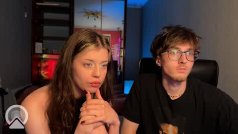 Philipp and Este online show from 05-26-26, 09:22
