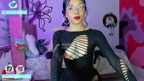 Snapshot of x_moonshine chatting on 12-18-24, 06:10 s s s online show from 12-18-24, 06:10