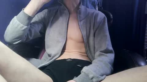 Snapshot of x_patri_x chatting on 03-06-25, 11:47 x_patri_x online show from 03-06-25, 11:47