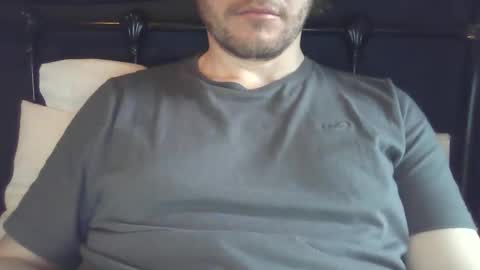 Snapshot of x_yes chatting on 03-10-26, 01:05 x_yes online show from 03-10-26, 01:05