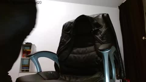 Snapshot of xandeer_steel chatting on 11-09-25, 04:22 Master Xandeer online show from 11-09-25, 04:22