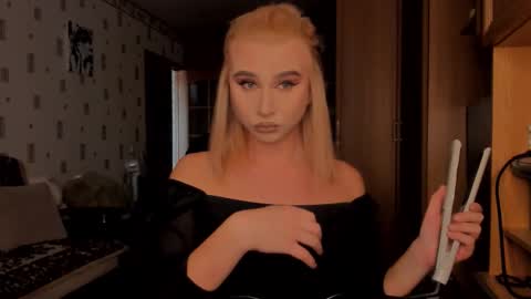 Snapshot of xander_novak chatting on 02-18-26, 12:01 xander_novak online show from 02-18-26, 12:01