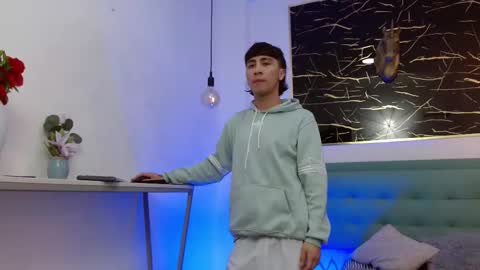 xandergrey8 online show from 01-14-26, 07:08