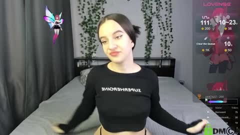 Lola online show from 11-29-25, 07:00