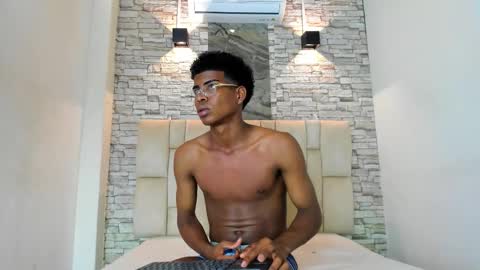 Snapshot of xavi_lee chatting on 11-27-25, 08:22 XAVI online show from 11-27-25, 08:22