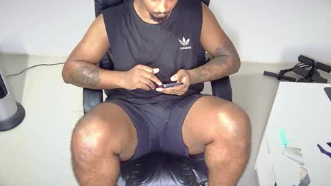 Snapshot of xaviermillerxxx chatting on 10-25-25, 06:35 Xavier Miller online show from 10-25-25, 06:35