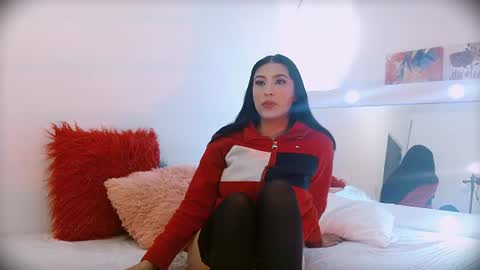Snapshot of xbonny_ chatting on 07-27-26, 01:18 online show from 07-27-26, 01:18