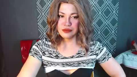 Snapshot of xcalisthra_69x chatting on 10-11-25, 06:28 Godess Lucy online show from 10-11-25, 06:28