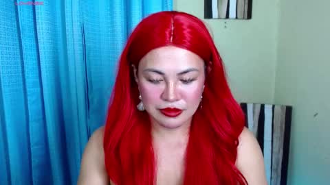 Snapshot of xcalisthra_69x chatting on 10-25-25, 11:51 Godess Lucy online show from 10-25-25, 11:51