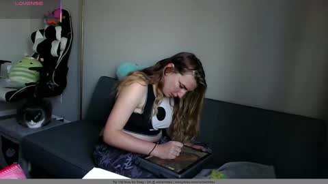  charlotte euphoria  online show from 10-08-25, 08:50