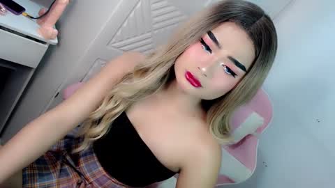 Snapshot of xchinita_kyanggx chatting on 02-20-25, 12:30 kianna online show from 02-20-25, 12:30