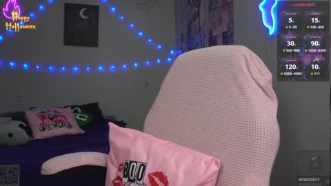 spoil me here  online show from 10-23-25, 05:33