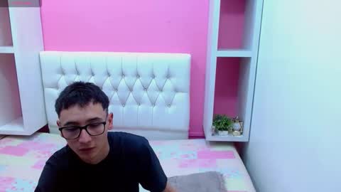 xcoupleplayxx online show from 04-22-26, 03:20
