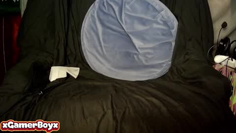 xgamerboyx online show from 10-19-25, 03:18