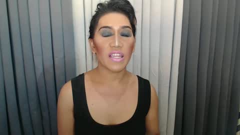 Snapshot of xhugejerkingtransx chatting on 12-25-24, 12:27 GWEN THOMPSON ....... online show from 12-25-24, 12:27