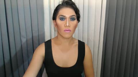 Snapshot of xhugejerkingtransx chatting on 01-01-25, 05:11 GWEN THOMPSON ....... online show from 01-01-25, 05:11