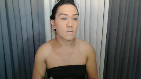 Snapshot of xhugejerkingtransx chatting on 01-03-25, 01:16 GWEN THOMPSON ....... online show from 01-03-25, 01:16