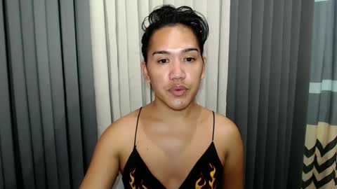 Snapshot of xhugejerkingtransx chatting on 02-08-25, 07:04 GWEN THOMPSON ....... online show from 02-08-25, 07:04