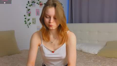 Luna and Lina online show from 11-28-25, 04:15