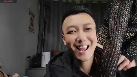      online show from 03-10-25, 12:48