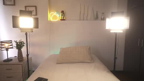 Ximena cortez online show from 11-16-25, 03:28