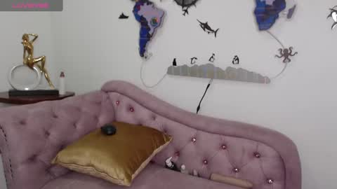 ximena suarez online show from 12-24-24, 03:49