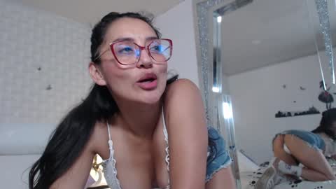 ximena suarez online show from 02-06-25, 07:56