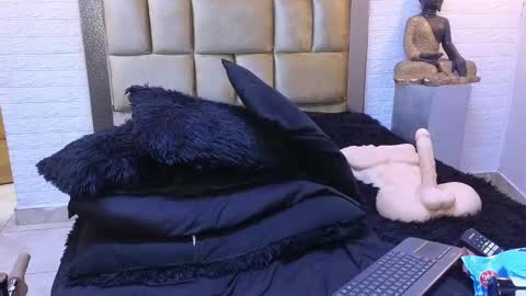 Snapshot of ximenawilliamss chatting on 03-01-25, 08:34 ximena online show from 03-01-25, 08:34