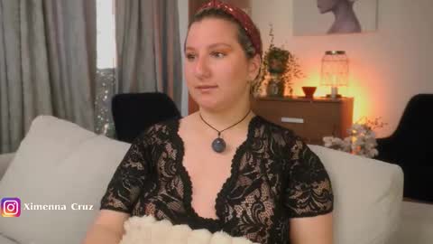 Snapshot of ximenna_cruz_ chatting on 02-05-26, 01:05 Xime Independent Artist online show from 02-05-26, 01:05