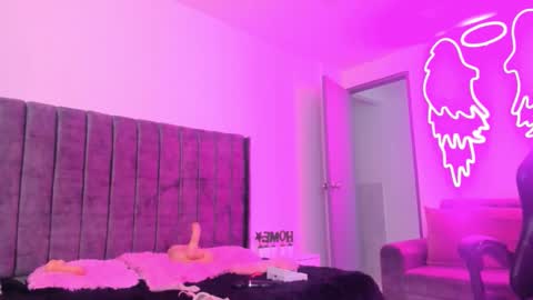 xiomara_cortes online show from 11-28-25, 12:35