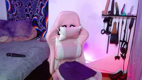 Snapshot of xizette_rotic chatting on 02-16-26, 11:12 xizette online show from 02-16-26, 11:12