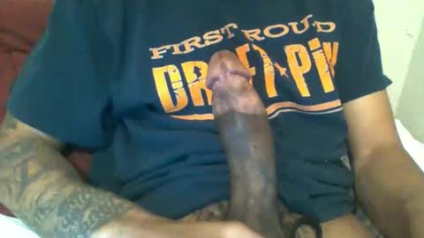 Snapshot of xjonathanxgx chatting on 01-13-26, 04:29 OmgItsSoFuckingBig online show from 01-13-26, 04:29