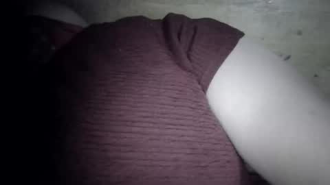 Snapshot of xjuicytits chatting on 04-27-26, 02:04 xjuicytits online show from 04-27-26, 02:04