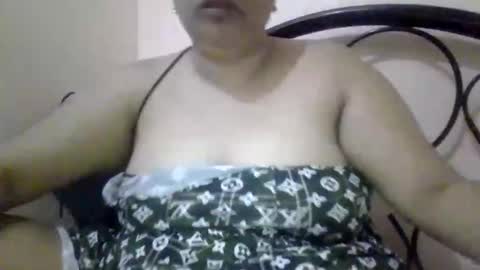 Snapshot of xjuicytits chatting on 05-18-26, 10:37 xjuicytits online show from 05-18-26, 10:37