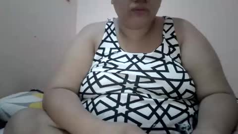 Snapshot of xjuicytits chatting on 05-26-26, 11:34 xjuicytits online show from 05-26-26, 11:34