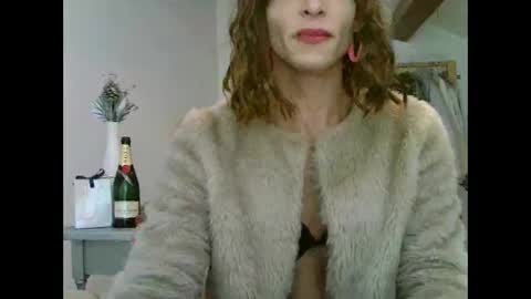 Wendy online show from 11-16-25, 01:17