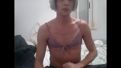 Snapshot of xlecram chatting on 01-11-26, 01:27 Wendy online show from 01-11-26, 01:27